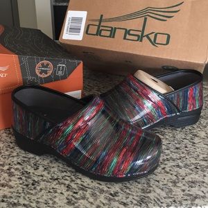 BRAND NEW Dansko Pro XP clogs in "Multi Syripped"