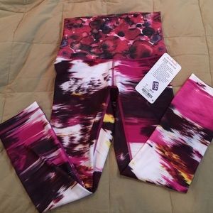 NWT wunder under crop hi-rise.