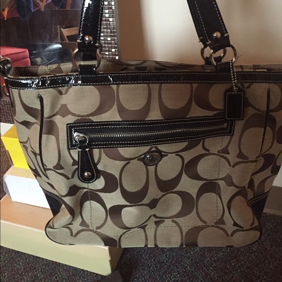 Coach Bag - Picture 2 of 4