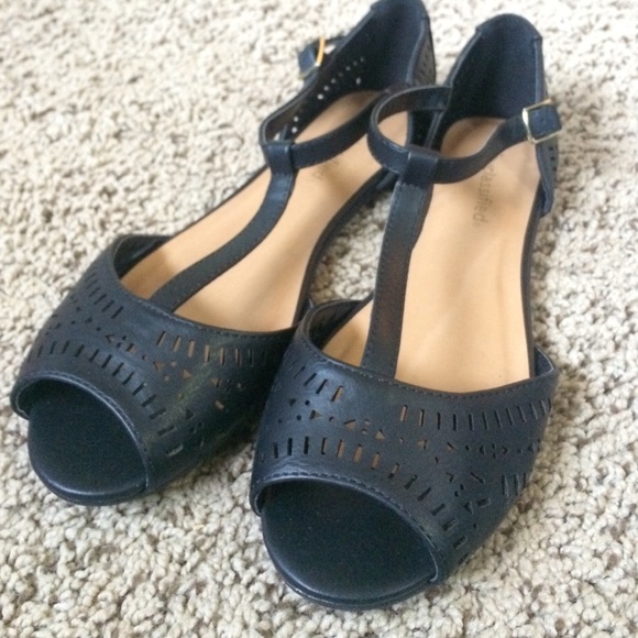Open toed black flats