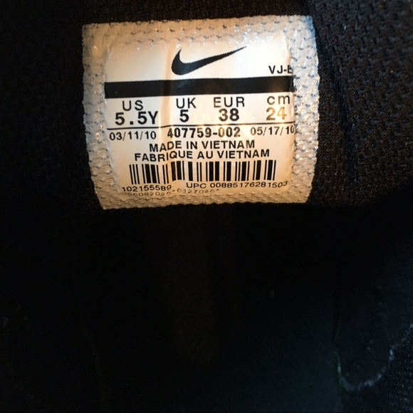 AIR MAXES - Picture 4 of 4