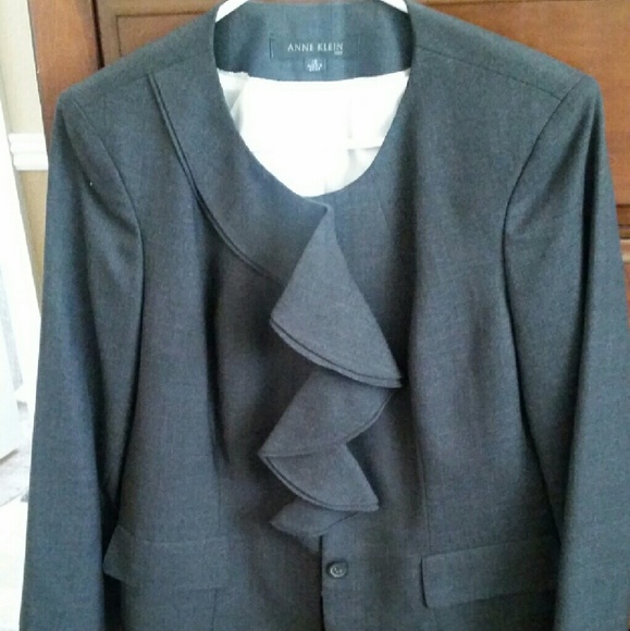 Gorgeous Anne Klein Charcoal Blazer