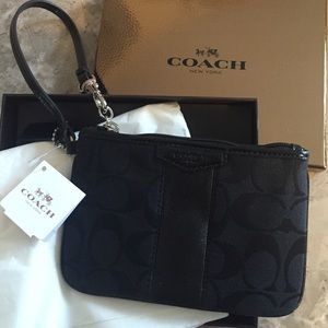 NWT authentic COACH black signature wristlet