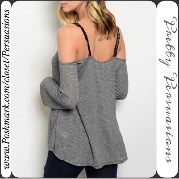 FINAL SALE🌻LAST ONE Cold Shoulder Bell Sleeve Top - Picture 2 of 2