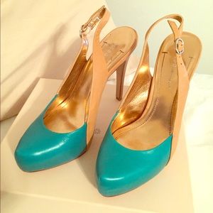 BCBGENERATION closed toed heels