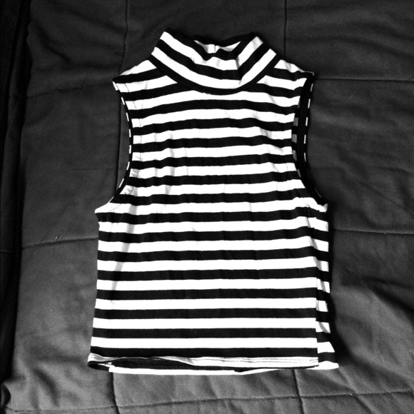 Striped high neck short