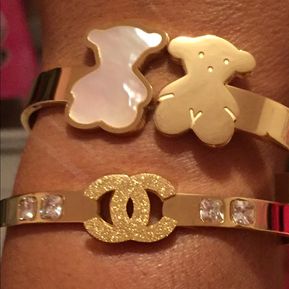 Bracelets - Picture 1 of 3