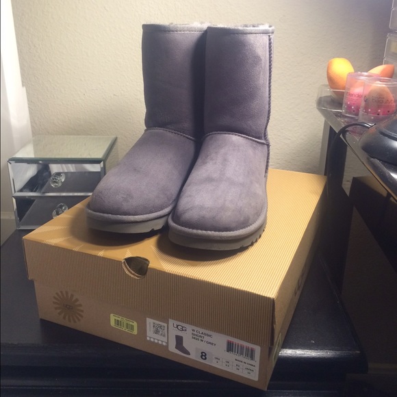 UGG Classic Short Boot Grey