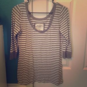 Quarter sleeve shirt