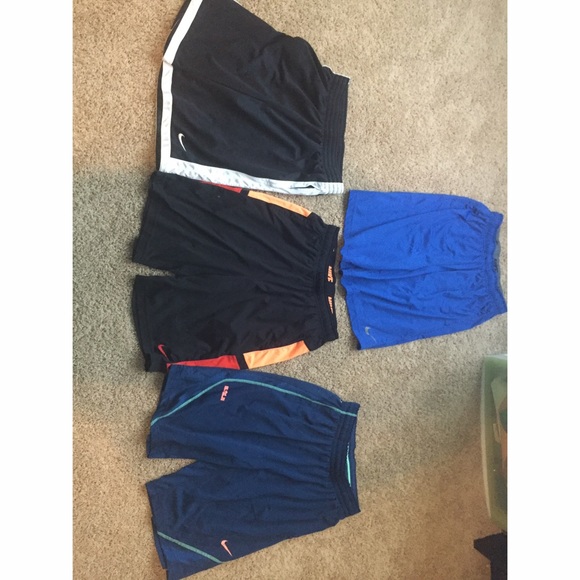 Bundle of 4 men's basketball shorts