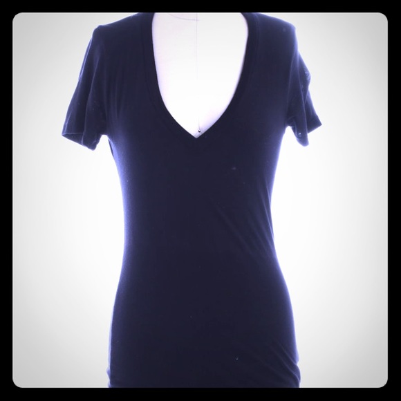 Splendid Black V Neck Tee Sz XS  🐨