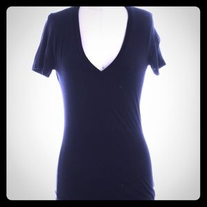 Splendid Black V Neck Tee Sz XS  🐨