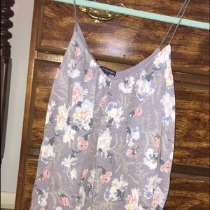 Grey American Eagle tank with flowers