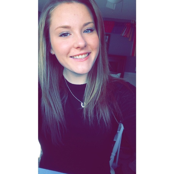 Meet your Posher, Julia