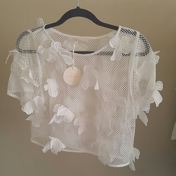 luxxel Tops - New luxxel floral top