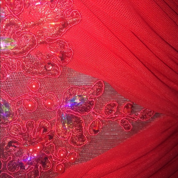 Gorgeous Red Prom/Evening Gown - Picture 2 of 3