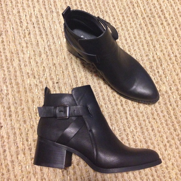 NEW MIA pointed toe boots