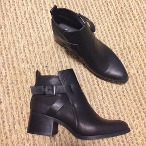 NEW MIA pointed toe boots