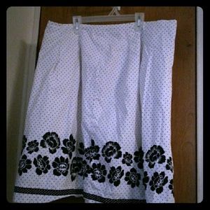 Black/white Polk dot flower print shirt