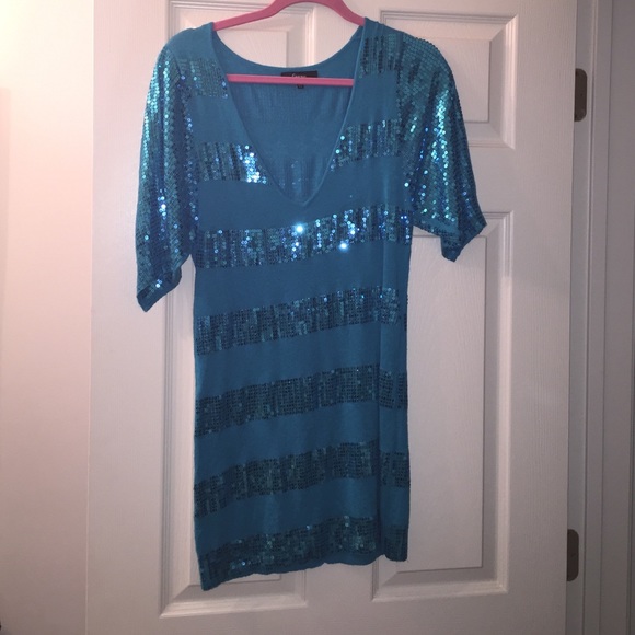Gorgeous express sequin top!! Very flattering - Picture 1 of 1