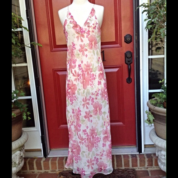 Valerie Stevens Dresses & Skirts - Valerie Stevens Maxi Dress 💞HP💞 bamagirl017