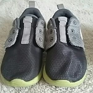 More pics of the shoes in the toddler lot