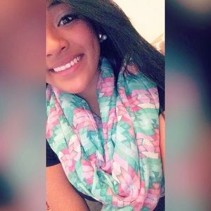 Meet your Posher, Mayra