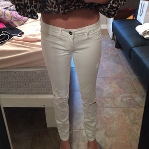 ‼️SALE‼️ Bullhead White skinny jeans from Pacsun!