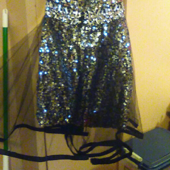 Prom dress or formal dace - Picture 3 of 3