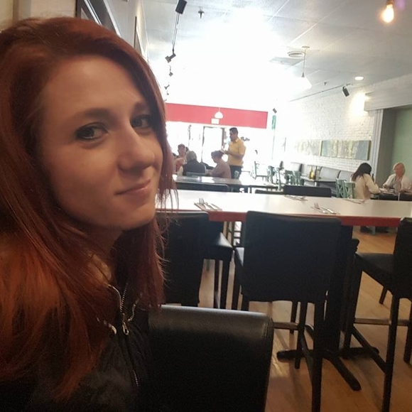 Meet your Posher, Kayla