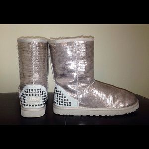 Classic Short Lizard Stud Uggs