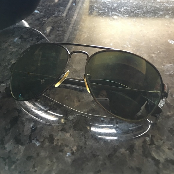 Authentic Ray Ban Aviator Sunglasses - Picture 1 of 4