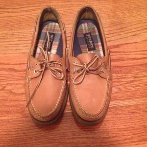 Tan Sperry's