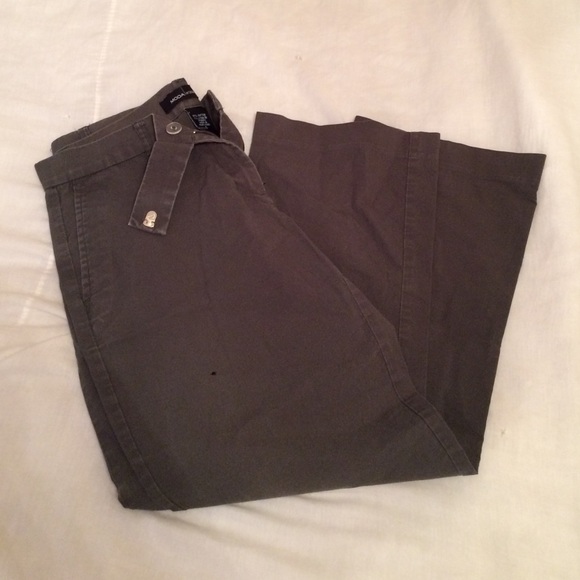 Dark Green Capris - Picture 1 of 3