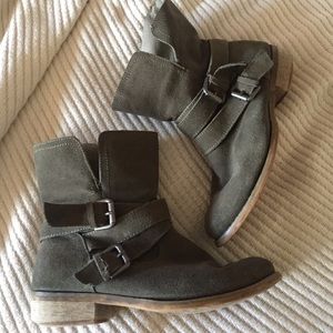 Slouchy moto boot