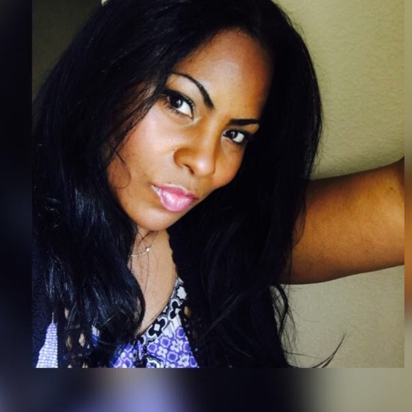 Officially, undeniably ADDICTED 💁🏽🍷 #Cheers😏 - Picture 2 of 4