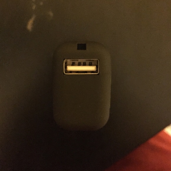 Portable Charger with flashlight and charger - Picture 2 of 4