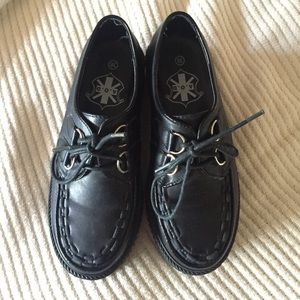 Black creepers.