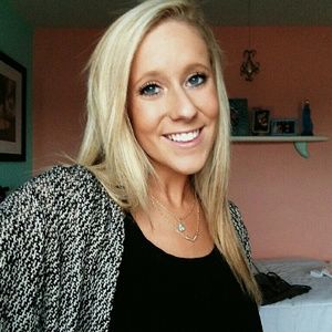 Meet your Posher, Alexis