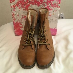 Chinese Laundry camel roll down boots