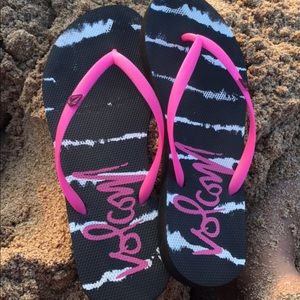 Volcom sandals Sz 7 new with tags .