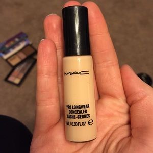 MAC Pro longwear concealer