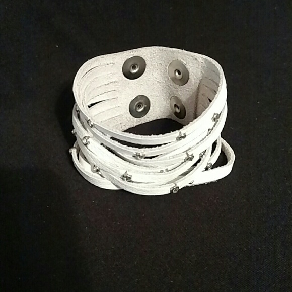 Leather cuff - Picture 2 of 2