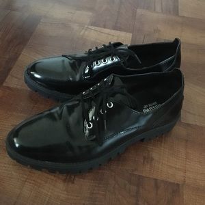 Black shoes for women