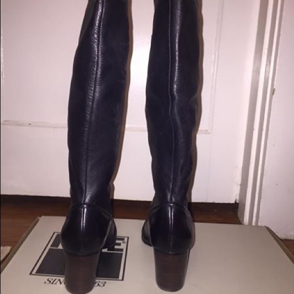 SOLD - Picture 3 of 4