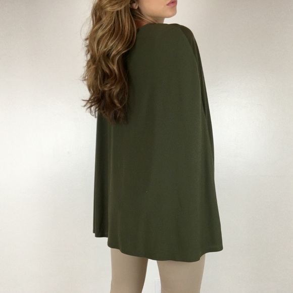 🎁 Stylish Olive Cape Top - Picture 3 of 4