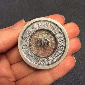 Urban Decay Solstice shadow