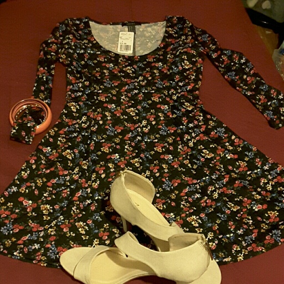 NWTS  Floral Dress Size Small