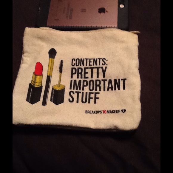 Ipsy makeup bag