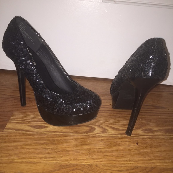 Fun sequence black heel - Picture 1 of 3